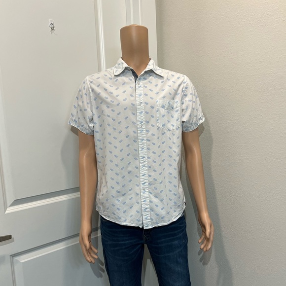 Airwalk Pineapple Print Casual Short Sleeve Button-Up - Picture 10 of 11